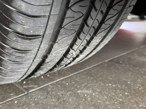 Used 2024 Tesla Model Y Long Range image 35