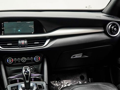 Used 2023 Alfa Romeo Stelvio Veloce image 18