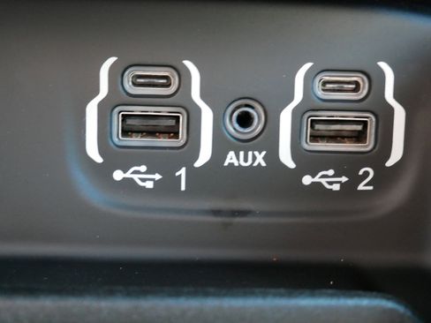 Used 2021 RAM 1500 Laramie image 31