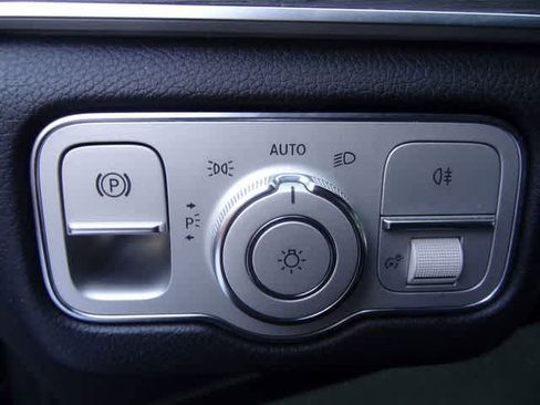 Used 2020 Mercedes-Benz GLE 350 4MATIC image 11