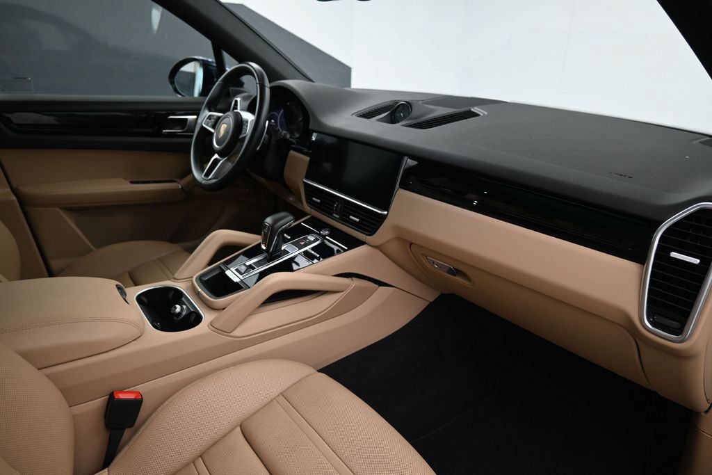Certified 2022 Porsche Cayenne Platinum Edition AWD/4WD image 14