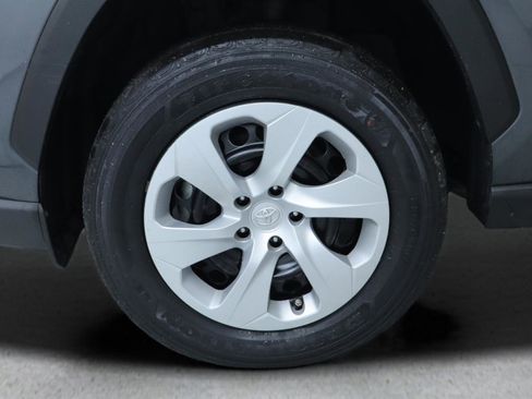 Used 2024 Toyota RAV4 LE AWD/4WD image 9