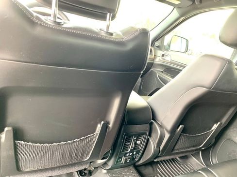 Used 2015 Jeep Grand Cherokee Limited image 16