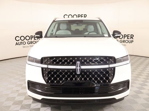 New 2026 Lincoln Navigator Black Label AWD/4WD image 9