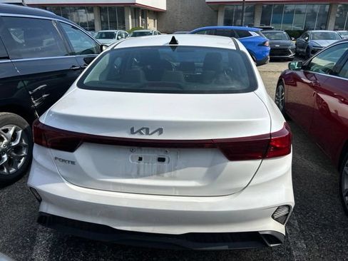 Used 2023 Kia Forte LXS FWD image 3