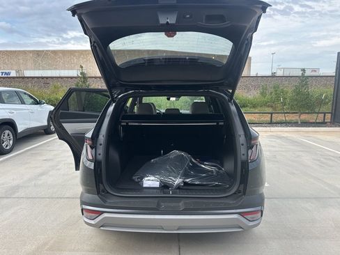 New 2026 Hyundai Tucson Limited image 17