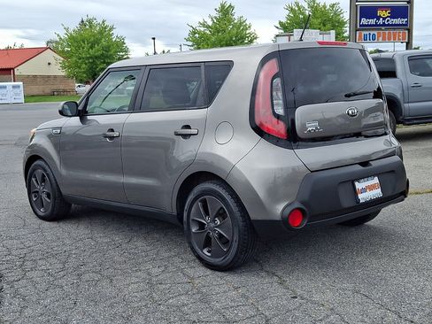 Used 2016 Kia Soul FWD image 4