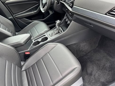 Used 2022 Volkswagen Jetta SE image 15