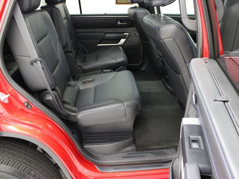 Certified 2025 Toyota Sequoia Platinum AWD/4WD image 40