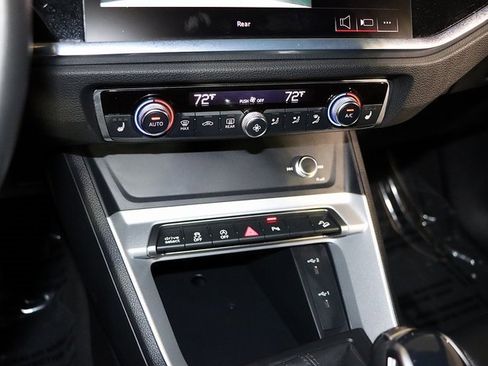 Used 2025 Audi Q3 2.0T Premium image 19