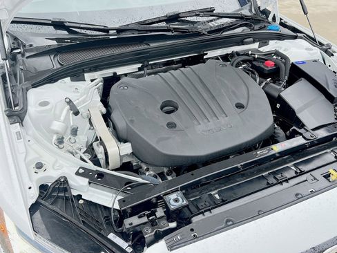 Certified 2023 Volvo S60 B5 Plus w/ Climate Package image 27