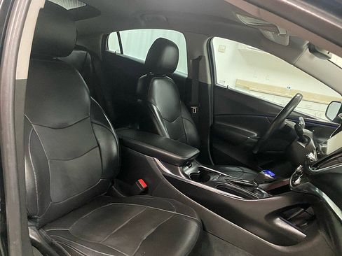 Used 2018 Chevrolet Volt Premier w/ Driver Confidence Package image 16