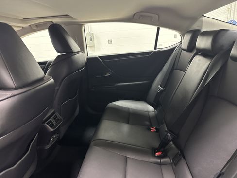 Used 2020 Lexus ES 350 w/ Premium Package image 31