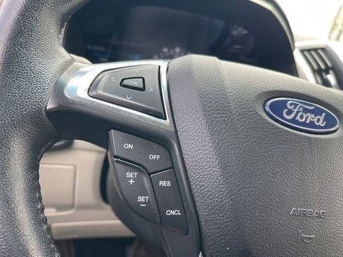 Used 2022 Ford Edge Titanium image 14