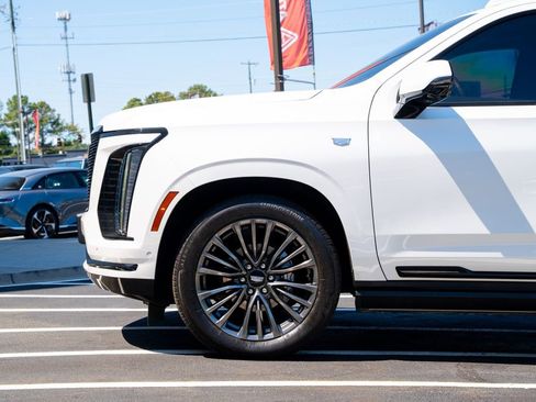 Used 2025 Cadillac Escalade Sport Platinum AWD/4WD image 25