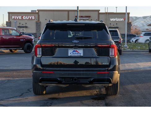 Used 2025 Ford Explorer ST-Line w/ ST-Line Street Pack image 4