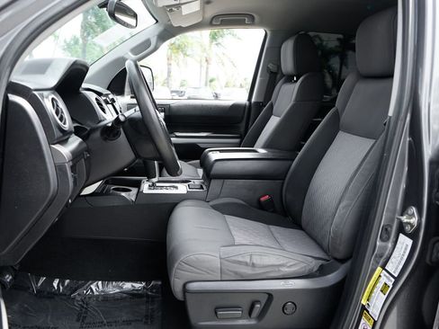 Used 2015 Toyota Tundra SR5 w/ SR5 Upgrade Package image 18