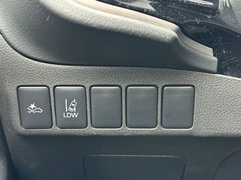 Used 2016 Mitsubishi Outlander ES image 25