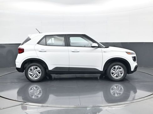 New 2026 Hyundai Venue SE FWD image 4