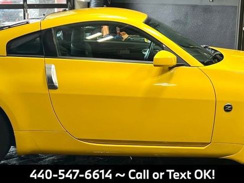 Used 2005 Nissan 350Z Touring w/ (K96) Aerodynamics Pkg image 5
