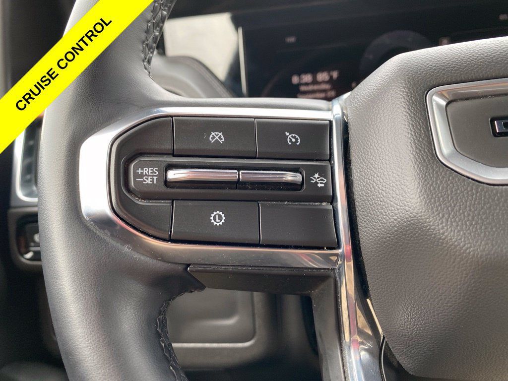 Used 2025 GMC Yukon Denali AWD/4WD image 17