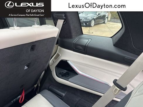 Used 2023 BMW X7 M60i w/ Executive Package image 47