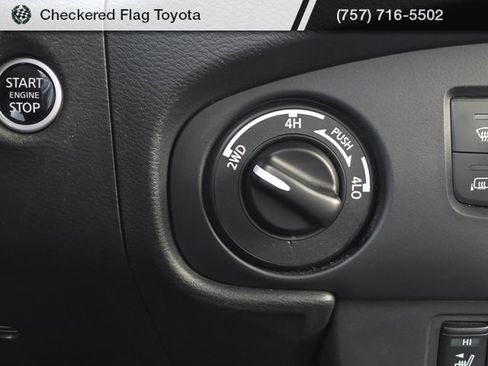 Used 2022 Nissan Frontier PRO-4X image 30