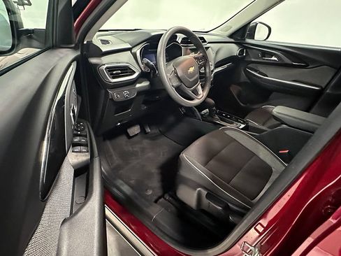 Used 2021 Chevrolet TrailBlazer LS FWD image 17