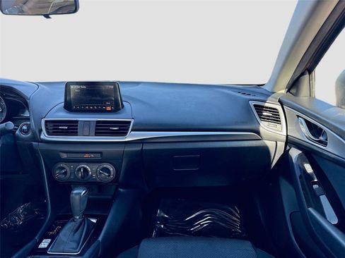 Used 2017 MAZDA MAZDA3 Sport image 21