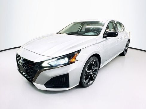 Certified 2023 Nissan Altima 2.5 SR image 8