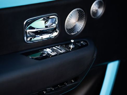 Used 2023 Rolls-Royce Cullinan Black Badge image 36