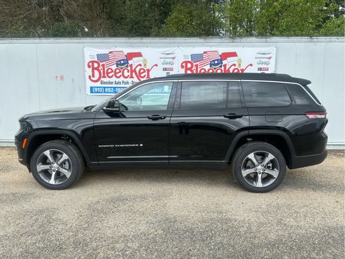 New 2025 Jeep Grand Cherokee L Limited w/ Luxury Tech Group II image 7