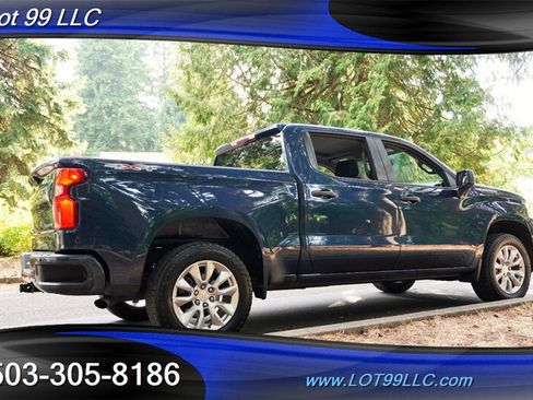 Used 2022 Chevrolet Silverado 1500 Custom w/ Safety Confidence Package AWD/4WD image 9