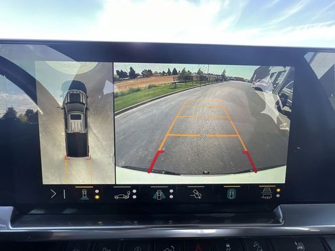 Used 2023 Chevrolet Silverado 1500 LT Trail Boss w/ LT Trail Boss Premium Package image 15