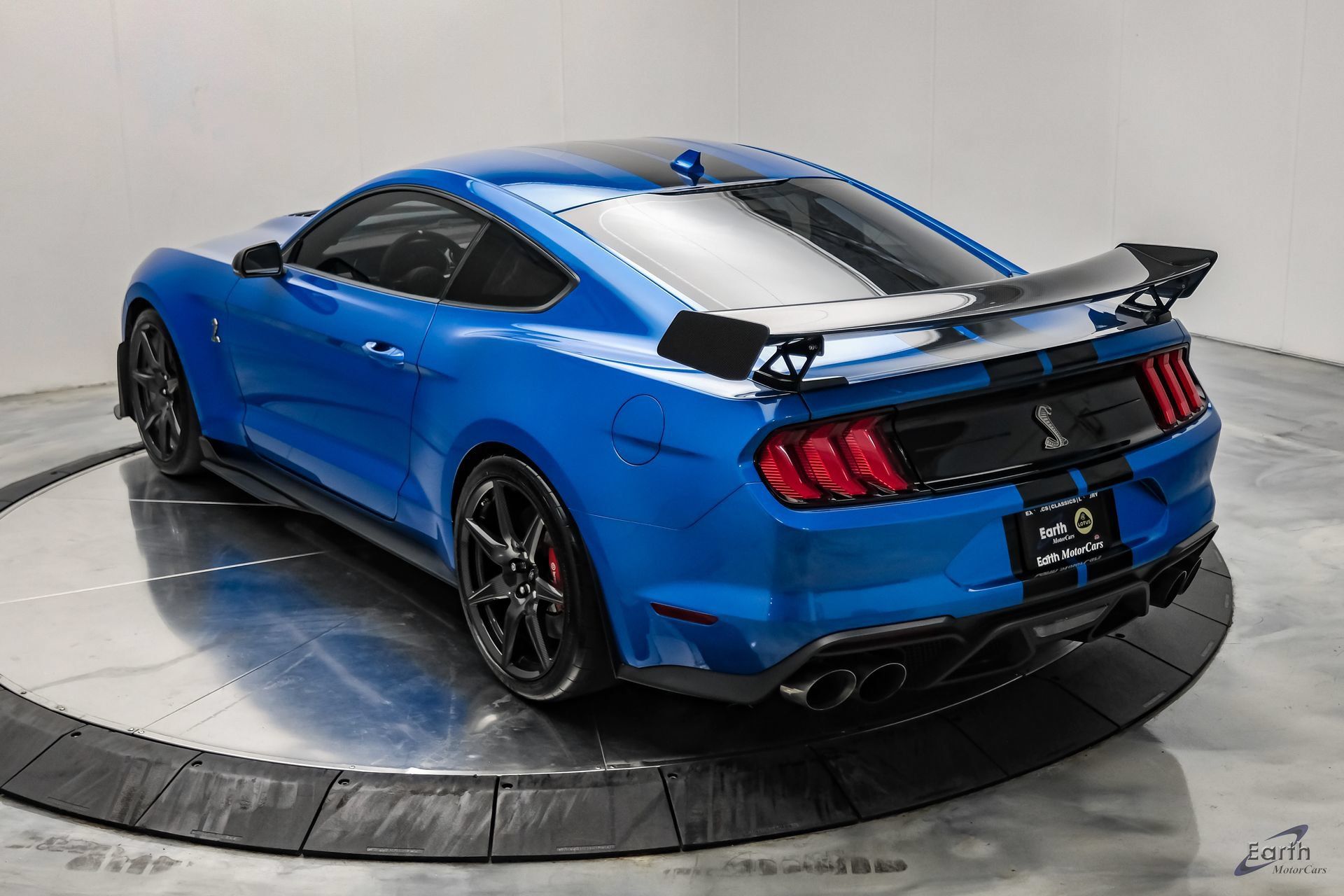 Used 2021 Ford Mustang Shelby GT500 w/ Carbon Fiber Track Pack RWD image 14