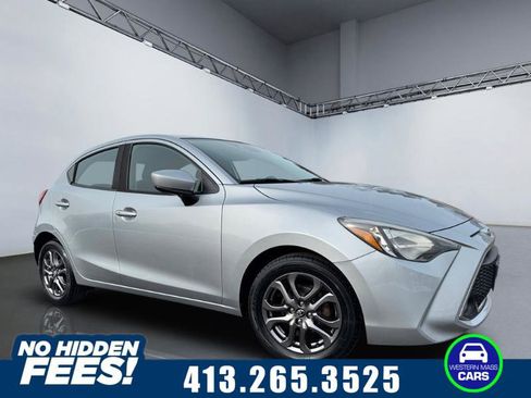 Used 2020 Toyota Yaris LE image 1