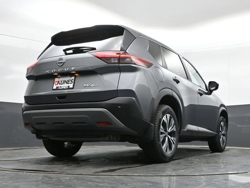 Used 2023 Nissan Rogue SV AWD/4WD image 39