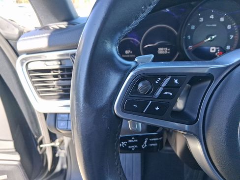 Used 2019 Porsche Panamera 4 image 17