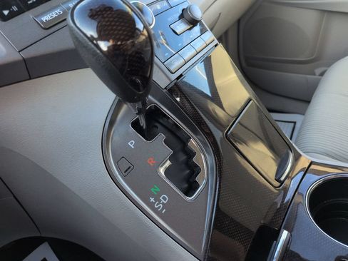 Used 2012 Toyota Venza LE AWD/4WD image 24