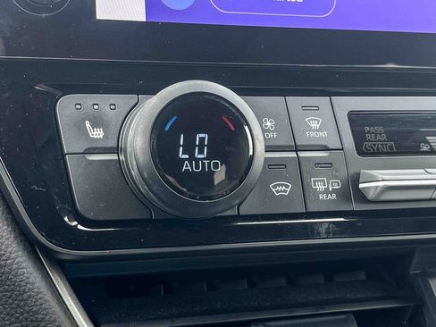 Used 2024 Toyota Grand Highlander XLE image 25