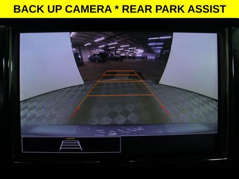 Used 2023 Chevrolet Traverse LS image 6