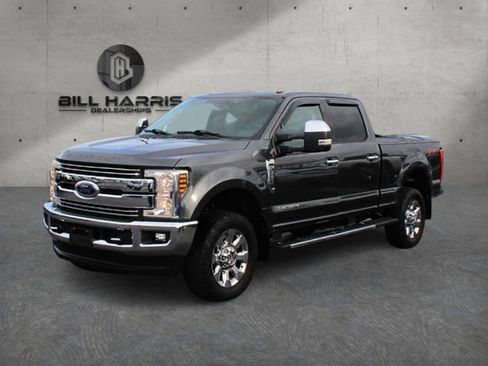 Used 2019 Ford F350 Lariat w/ Chrome Package image 9