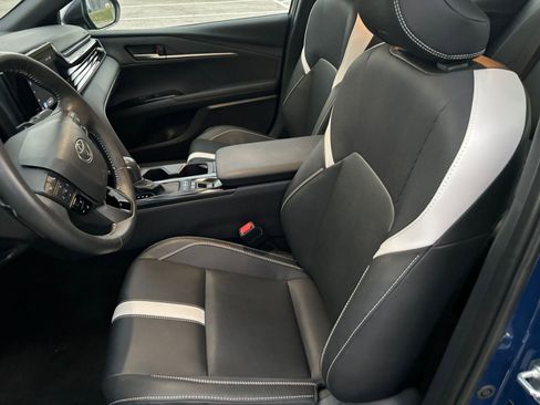 Used 2025 Toyota Camry SE image 27