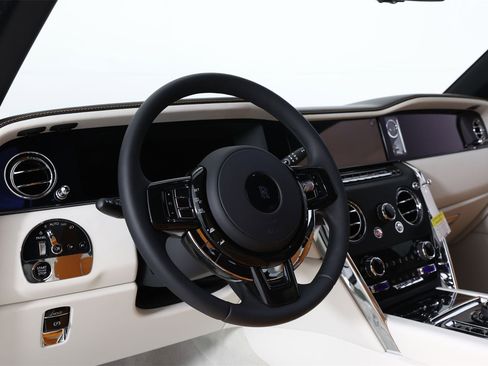 New 2026 Rolls-Royce Cullinan image 4