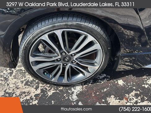 Used 2016 Hyundai Veloster Turbo w/ Option Group 04 FWD image 15