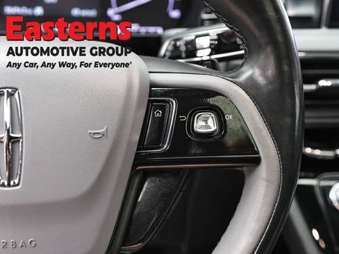 Used 2022 Lincoln Corsair AWD w/ Premium Package image 16