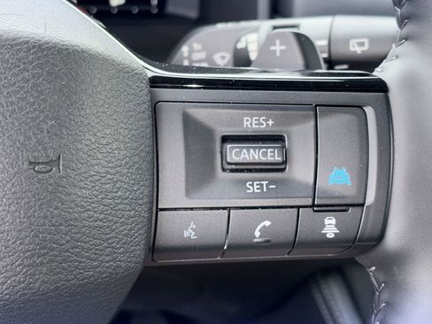 Certified 2025 Nissan Rogue Platinum w/ Platinum Premium Package FWD image 28