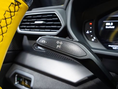 Used 2022 Lamborghini Urus image 65