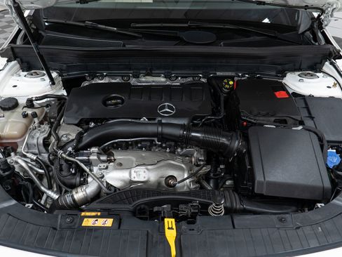 Certified 2021 Mercedes-Benz GLB 250 4MATIC w/ Premium Package image 9