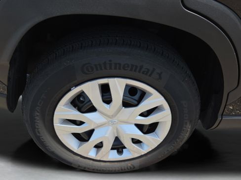 Used 2024 Toyota Corolla Cross L FWD image 33